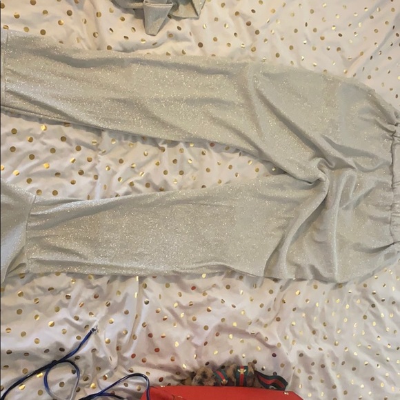 Two piece silver long sleeve bell bottom set - Picture 4 of 6